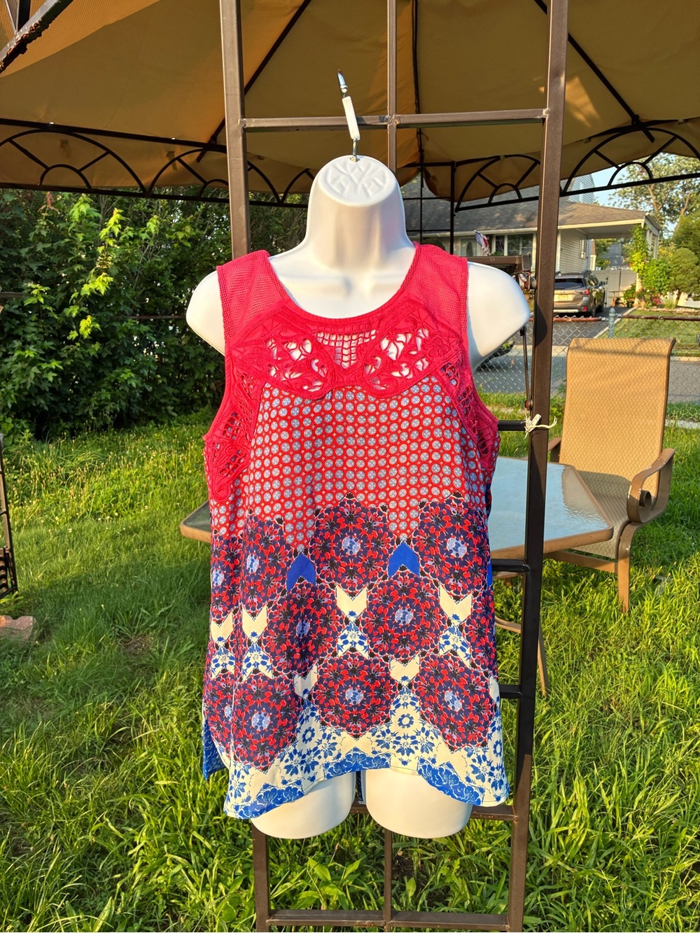 Daniel Rainn Red Floral Crochet-Detail Tank with Blue Accents